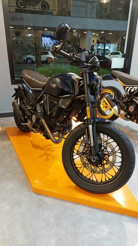 DUCATI SCRAMBLER NIGHTSHIFT