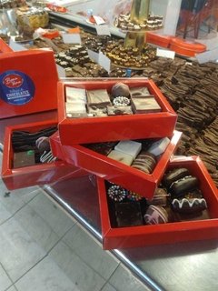 4 Cajas De 250 grs. de Chocolate Artesanal. Total 1kg