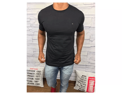 Camiseta Tommy Hilfiger - Preta - CTHP035