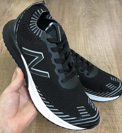 Tênis New Balance Fuel Cel