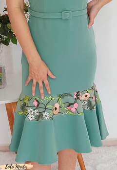 Vestido Midi na Alfaiataria Verde Moda Evangélica - Solo Moda Evangélica