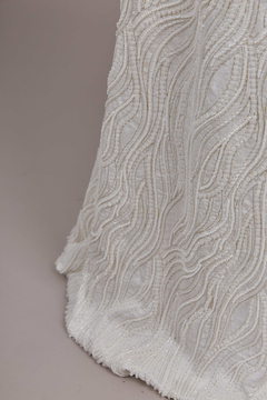 S0612 - SIMIL LINO BORDADO CON HILOS PLATINO, CANUTILLOS Y PERLAS OFF WHITE - Sole Silva Telas de Novias ~ Bridal Fabrics