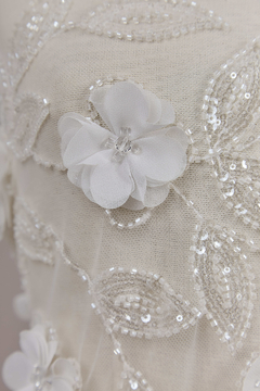 S0613 - TUL BORDADO CON FLORES 3D - Sole Silva Telas de Novias ~ Bridal Fabrics