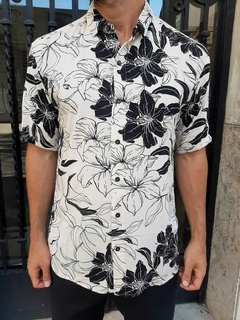 Camisa flores black and white