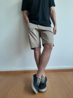 Bermuda gabardina regular fit