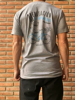 Imagen de Remera MEDITACIÓN EN MOVIMIENTO