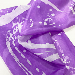 Imagem do Lenço de seda pintado à mão violeta