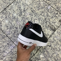 NIKE AIR FORCE na internet