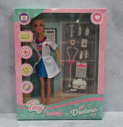 MUÑECA TINY DOCTORA