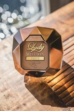 Lady Million Privé Paco Rabanne Eau de Parfum - Perfume Feminino - Perfumes sofisticados importados é na LojaWM, onde vai encontrar variedades de produtos de qualidade.