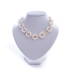 Choker de Correntaria dourada e Resina - buy online