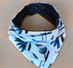 BABERO REVERSIBLE FLORES AZULES