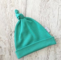 GORRO CON NUDITO Esmeralda