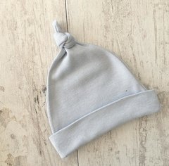 GORRO CON NUDITO Gris Perla - comprar online