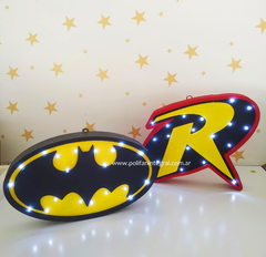 BATMAN ESCUDO en polifan con led