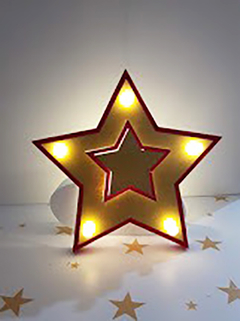 ESTRELLAS Y COLGANTES NAVIDE¥OS CON LED A PILAS 28CM - comprar online