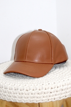 GORRA ECOCUERO - comprar online