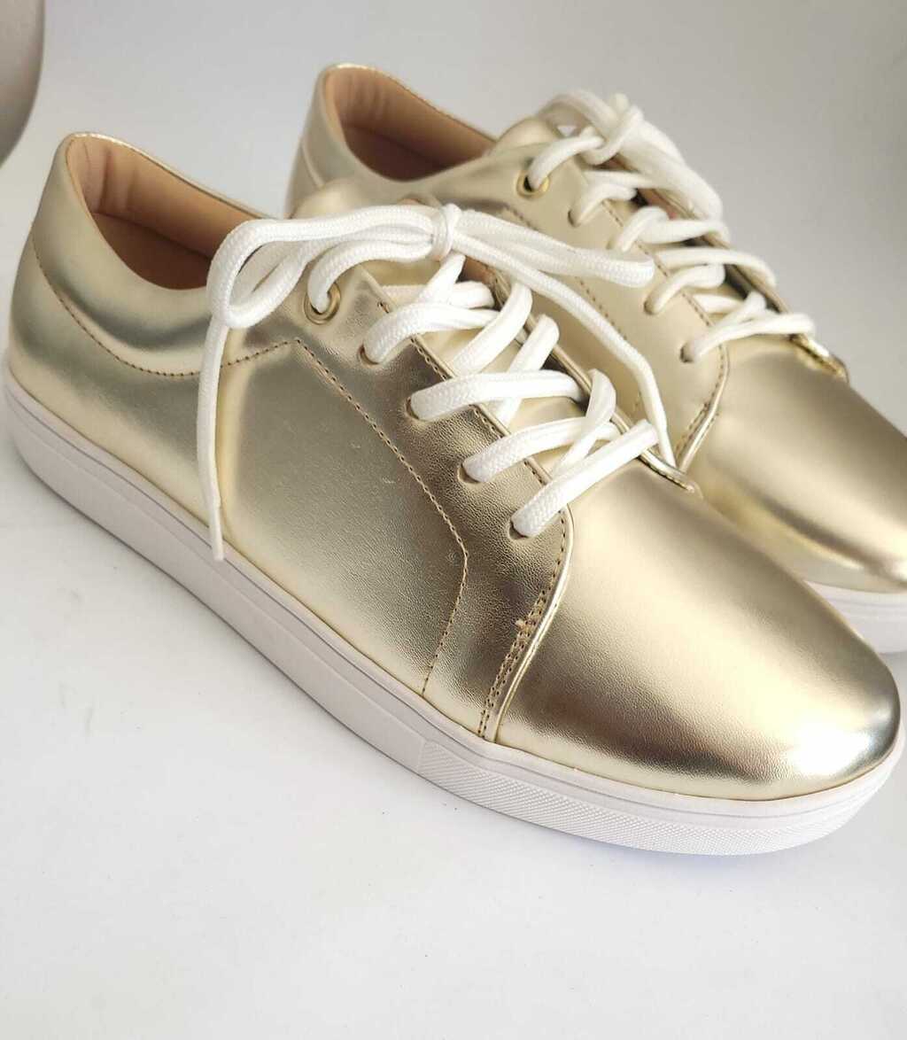 Tenis metalizado shops dourado