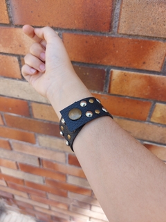 Imagen de Brazalete negro (varios modelos)