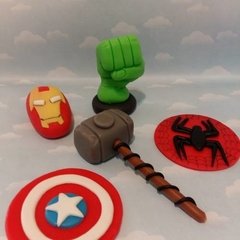 Puño Hulk Super Héroes Torta en internet