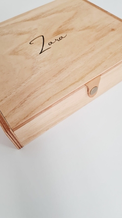 Caja madera y cuero grabada - comprar online