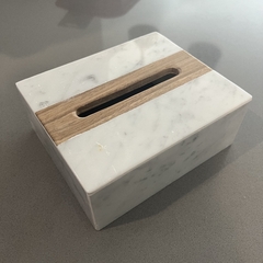 Caja de Pañuelos Mármol Carrara y Madera Petiribi (SEGUNDA SELECCIÓN- CON DETALLES).