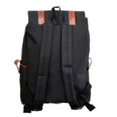 Mochila Norte Negra y Suela - comprar online