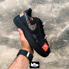 AIR FORCE JUST BLACK ORANGE - comprar online