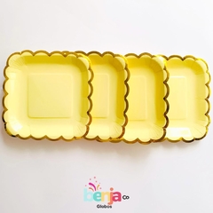 PLATO CUADRADO AMARILLO BORDE DORADO 7" - 18,5cm X8