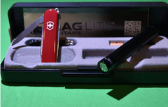 Linterna Maglite Solitaire C/ Victorinox Classic Camping