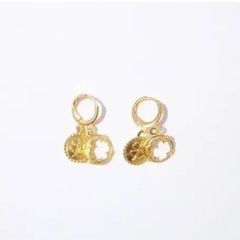 Mini Argola Pingentes Trevo Banhada A Ouro 18 K