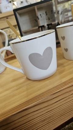 Mug Corazones en internet