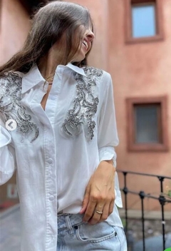 ✿ Camisa bordada Yeni ✿