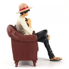 Action Figure Luffy no Sofá na internet