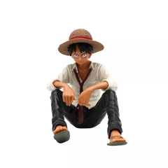 Action Figure Luffy Sentado