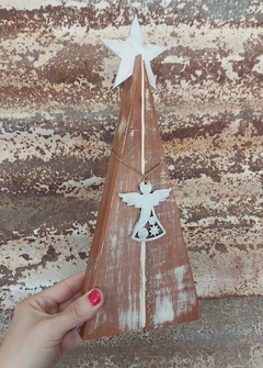 Pino de navidad ANGEL en madera decapada. 31 x 13 cm. - comprar online