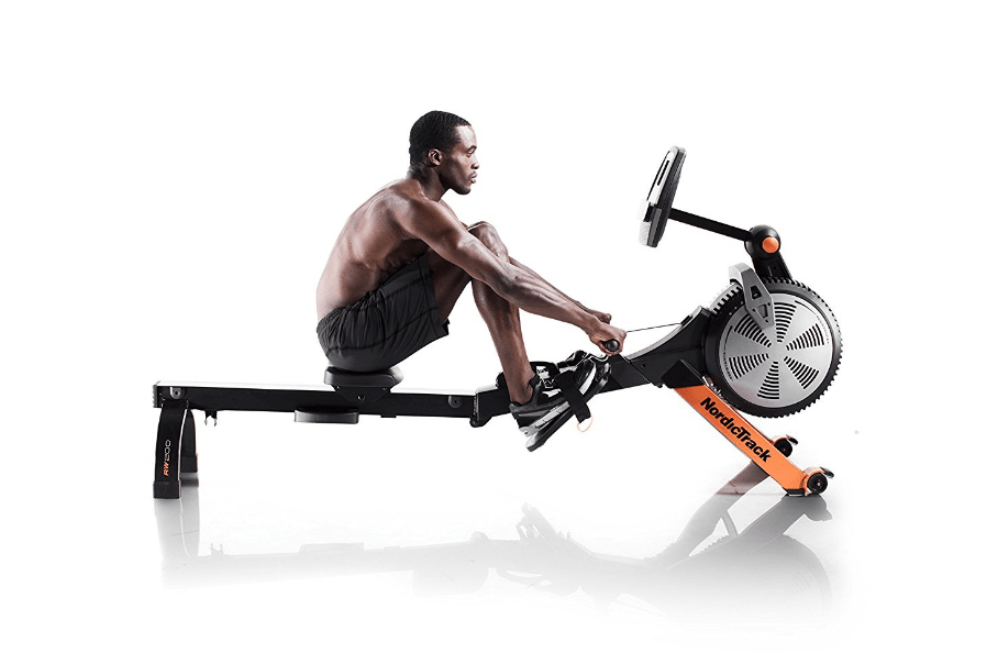 SportZone - 🤩La máquina de remo NordicTrack RW500 es perfectamente  adecuada para un gimnasio en casa. 🟢 El remo permite realizar un cardio  exigente, sin alto impacto, protegiendo y estimulando las articulaciones.