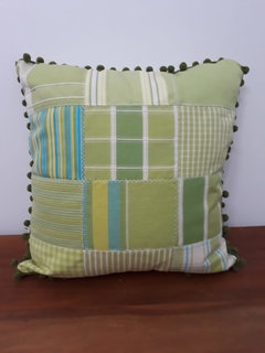 Almofada verde em patchwork