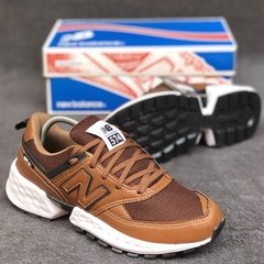 Tênis New Balance 574 na internet