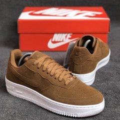 Nike Air Force Camurça Branco / Caramelo