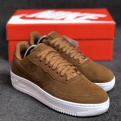 Nike Air Force Camurça Branco / Caramelo na internet