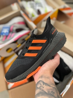 TÊNIS ADIDAS ULTRA BOOST 21 na internet