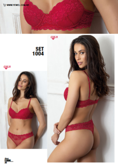 Conjunto de lencería roja Yewel 1004, mostrando un sujetador y un bikini de encaje, presentados por una modelo.