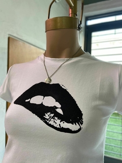 REMERA LIP BABY TEE