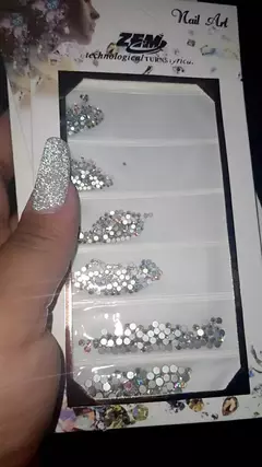 pedraria para cilios kit com 6 pacotes Strass Cristal diamante Furta Cor Swarovski swaski pedras joias - deisealinecosmeticosebeleza.com