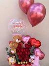 Detalle de Corazón Rosas, Chocolates y Globos con Aire y Helio (N22)
