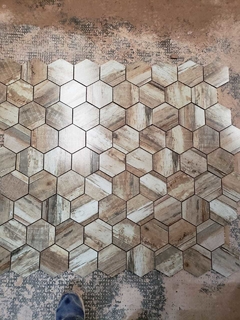 Malla 27x32cm Ceramica Hexagono 70mm SIMIL MADERA